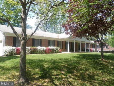 /international/us/11708-harvestdale-drive-fredericksburg-va-110108549409/
