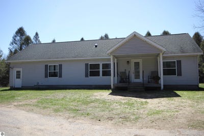 /international/us/1177-railroad-trail-beulah-mi-110107724904/