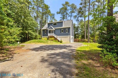 /international/us/9283-diane-avenue-hayes-va-110108907275/
