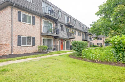 /international/us/916-s-plum-grove-road-palatine-il-110108626253/