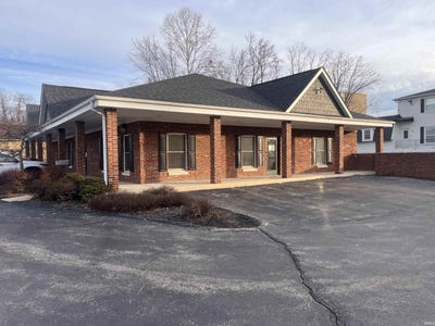 /international/us/2495-s-walnut-street-pike-bloomington-in-110104239751/