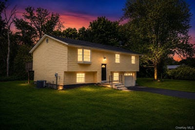 /international/us/15-colonial-avenue-fishkill-ny-110108362911/