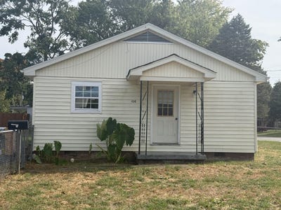 /international/us/106-lewis-street-berea-ky-110120487922/