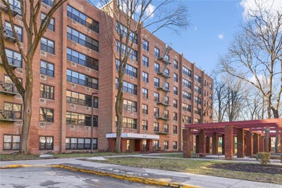 /international/us/75-34-bell-boulevard-queens-ny-110106281977/