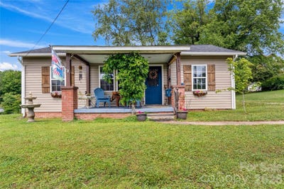 /international/us/112-hillcrest-street-jonesville-nc-110108710118/