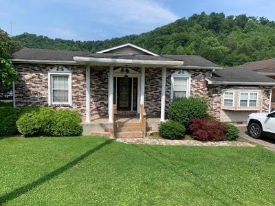 /international/us/15-newberry-lane-inez-ky-110100420985/