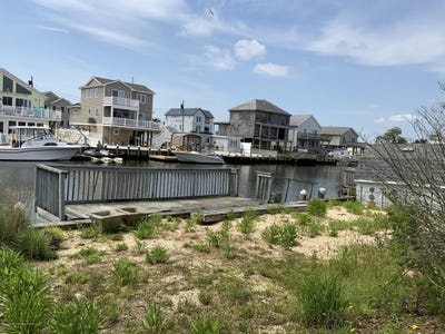 /international/us/33-w-dory-drive-little-egg-harbor-nj-110108612363/