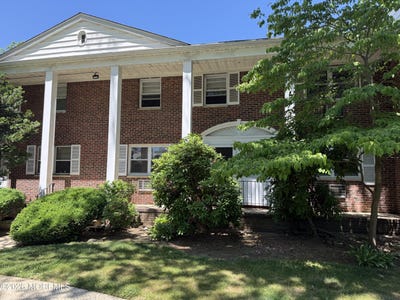 /international/us/22-manor-drive-red-bank-nj-110108580912/