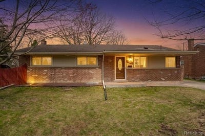 /international/us/30267-champine-street-st-clair-shores-mi-110103496857/