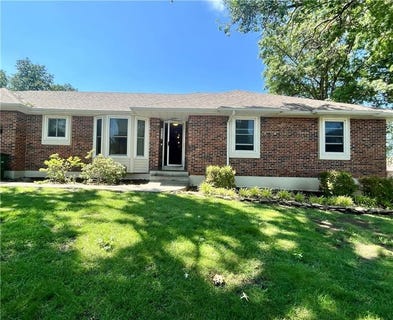 /international/us/617-w-maple-street-raymore-mo-110108914760/