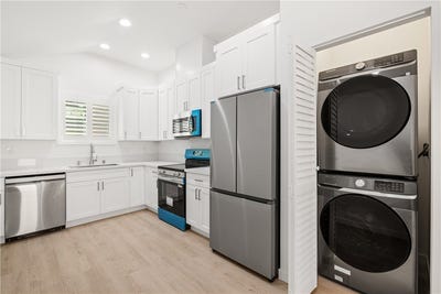 /international/us/15030-1-2-hesby-street-sherman-oaks-ca-110109921149/