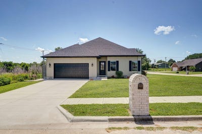 /international/us/1240-e-keeling-place-bolivar-mo-110100878134/