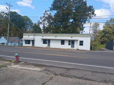 /international/us/172-w-main-street-camden-tn-110108882654/