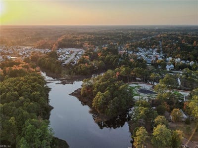 /international/us/1918-mccoy-rd-chesapeake-va-110101115404/