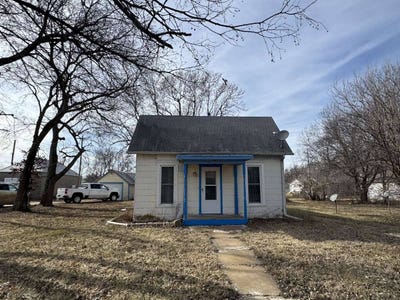 /international/us/214-n-colorado-waterville-ks-110105939947/