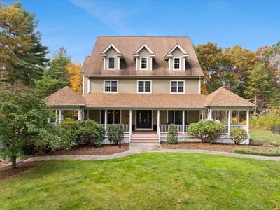 /international/us/135-plain-street-norton-ma-110120765626/