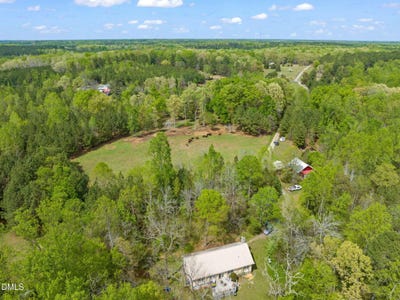 /international/us/3720-martin-road-efland-nc-110108392020/