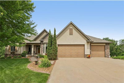 /international/us/16608-73rd-avenue-n-maple-grove-mn-110108544252/