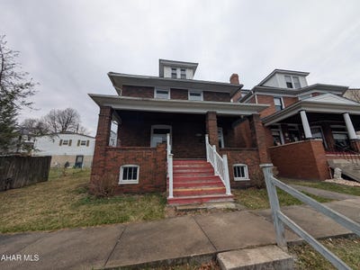 /international/us/1324-18th-avenue-altoona-pa-110098499067/