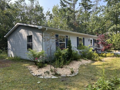 /international/us/14281-larchway-court-cheboygan-mi-110101423224/