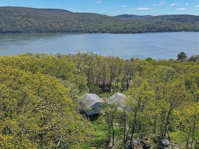 /international/us/186-brook-trail-greenwood-lake-ny-110091779095/