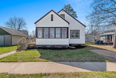 /international/us/215-s-union-street-shawano-wi-110107535435/