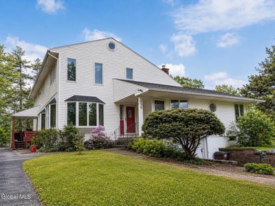 /international/us/796-feura-bush-road-delmar-ny-110108222356/