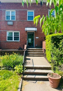 /international/us/15022-58th-avenue-flushing-ny-110108500113/