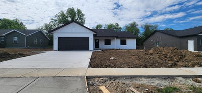 /international/us/103-rolling-meadow-drive-darien-wi-110108347822/