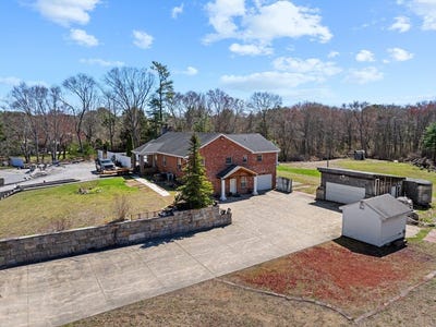 /international/us/700-old-fall-river-rd-dartmouth-ma-110098958066/