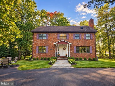 /international/us/2054-berks-road-lansdale-pa-110120625286/