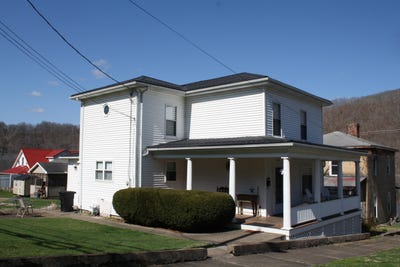 /international/us/210-6th-ave-hinton-wv-110106494489/