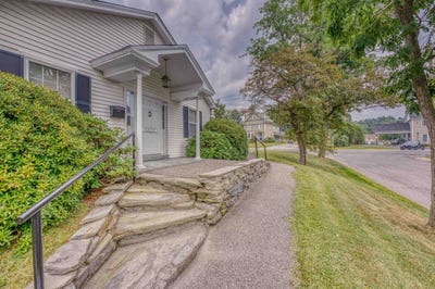 /international/us/188-cottage-street-littleton-nh-110106003313/