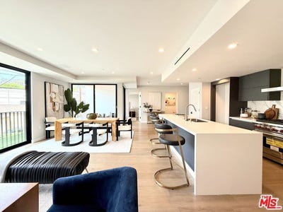 /international/us/1017-n-croft-ave-los-angeles-ca-110106278208/