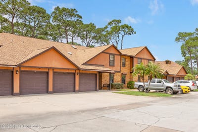 /international/us/9025-york-lane-west-melbourne-fl-110098650961/
