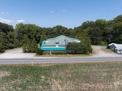 /international/us/115-windmill-point-road-white-stone-va-110109029311/