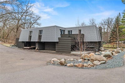 /international/us/1007-n-hamilton-street-saint-croix-falls-wi-110107343870/