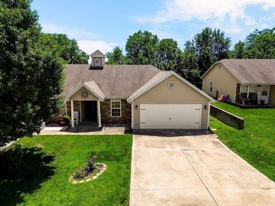 /international/us/2210-e-sycamore-street-tonganoxie-ks-110108781909/