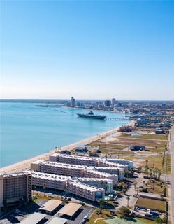 /international/us/3938-surfside-boulevard-corpus-christi-tx-110104498129/