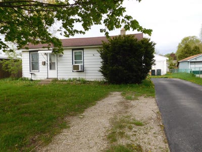 /international/us/1069-douglas-avenue-aurora-il-110107537446/