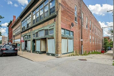 /international/us/712-francis-street-st-joseph-mo-110100982530/