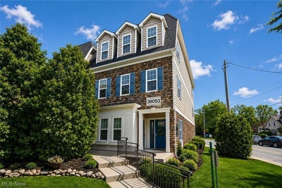 /international/us/38083-euclid-avenue-willoughby-oh-110108068179/