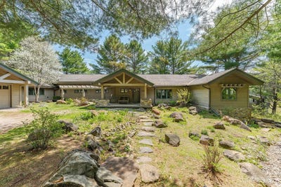 /international/us/23493-twist-lake-road-watersmeet-mi-110108579196/