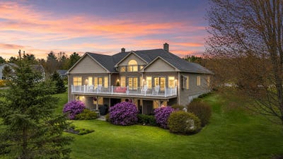 /international/us/20-cortland-avenue-turner-me-110107824444/