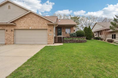 /international/us/734-8th-street-prairie-du-sac-wi-110107309964/