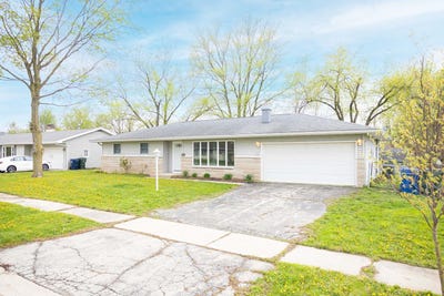 /international/us/307-illini-drive-minooka-il-110107405497/