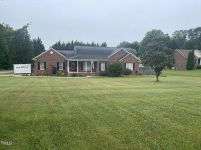 /international/us/7409-friendship-church-road-browns-summit-nc-110091874458/