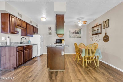 /international/us/1440-n-idaho-road-apache-junction-az-110101301219/