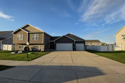 /international/us/6412-amanda-drive-portage-in-110120576139/