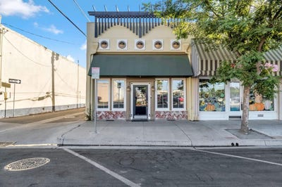 /international/us/222-heinlen-street-lemoore-ca-110120155756/